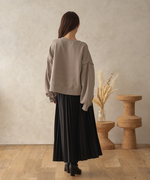 fupel（フぺル）の「ボリュームショートスウェット（スウェット・レディース・オートミール/グレイッシュベージュ/グレイッシュブルー・SMALL/MEDIUM）」の9枚目の写真