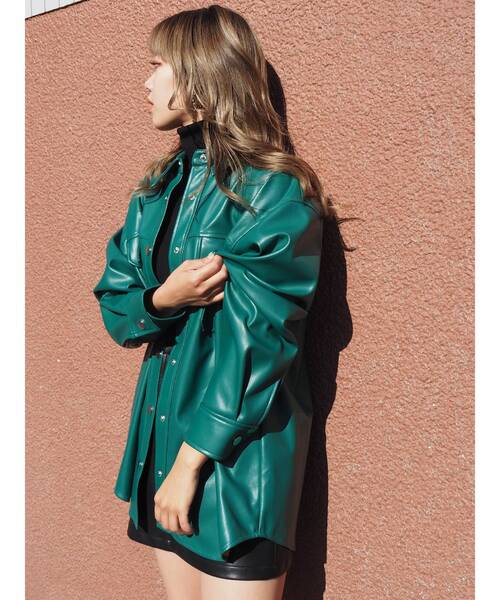 EVRIS（エヴリス）の「レザーライクシャツジャケット（テーラードジャケット・レディース・グリーン/ブラック/アイボリー・FREE）」の3枚目の写真
