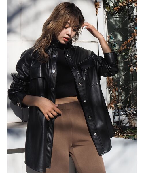 EVRIS（エヴリス）の「レザーライクシャツジャケット（テーラードジャケット・レディース・グリーン/ブラック/アイボリー・FREE）」の2枚目の写真
