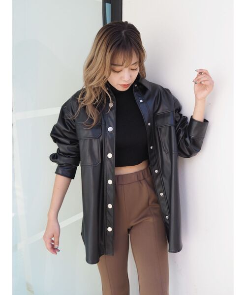 EVRIS（エヴリス）の「レザーライクシャツジャケット（テーラードジャケット・レディース・グリーン/ブラック/アイボリー・FREE）」の6枚目の写真