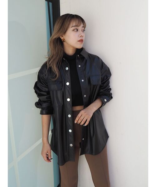 EVRIS（エヴリス）の「レザーライクシャツジャケット（テーラードジャケット・レディース・グリーン/ブラック/アイボリー・FREE）」の5枚目の写真