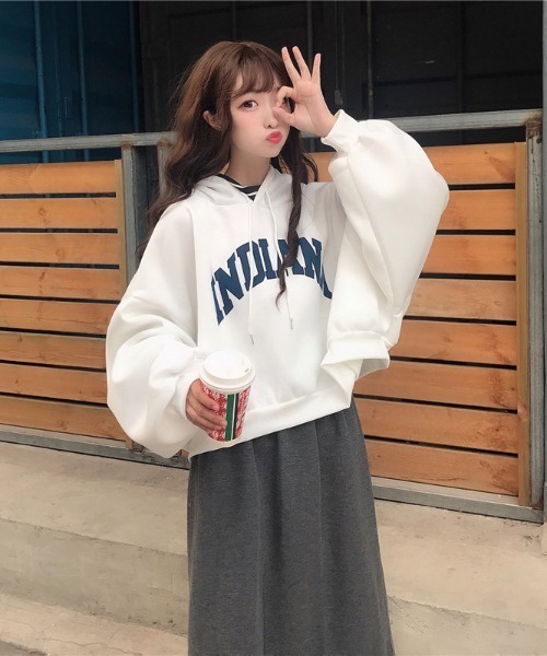 sevens（セブンズ）の「【sevens】ショート丈カレッジロゴパーカー（パーカー・レディース・ホワイト/ブラック/グレー・X-LARGE）」の8枚目の写真