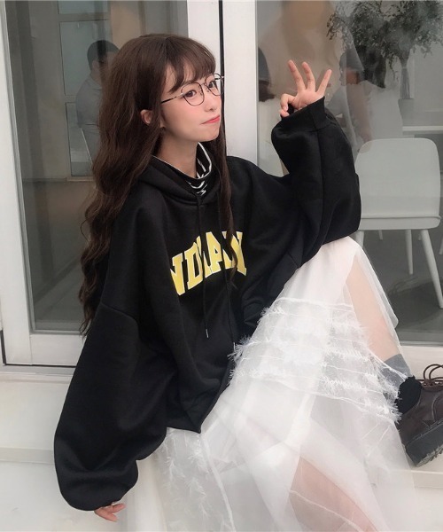 sevens（セブンズ）の「【sevens】ショート丈カレッジロゴパーカー（パーカー・レディース・ホワイト/ブラック/グレー・X-LARGE）」の6枚目の写真