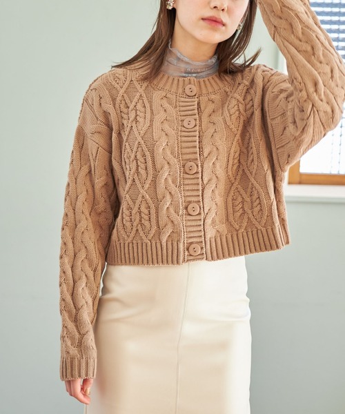 tocco closet(トッコ クローゼット)の「【ZOZO限定】ケーブル編みショート丈カーディガン(カーディガン/ボレロ・レディース・ブラック/ベージュ/ピンク・M)」の2枚目の写真