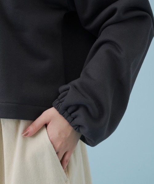 MERLOT（メルロー）の「クルーネックボリュームスリーブカーディガン（カーディガン/ボレロ・レディース・チャコールグレー/イエロー/ナチュラル・FREE）」の18枚目の写真