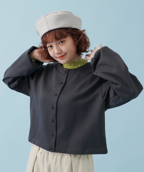 MERLOT（メルロー）の「クルーネックボリュームスリーブカーディガン（カーディガン/ボレロ・レディース・チャコールグレー/イエロー/ナチュラル・FREE）」の15枚目の写真