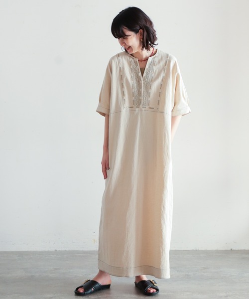NOMBRE IMPAIR(ノンブルアンペール)の「綿麻ツイル刺繍 5分袖ワンピース(ワンピース・レディース・ブラック/キナリ・FREE)」の7枚目の写真