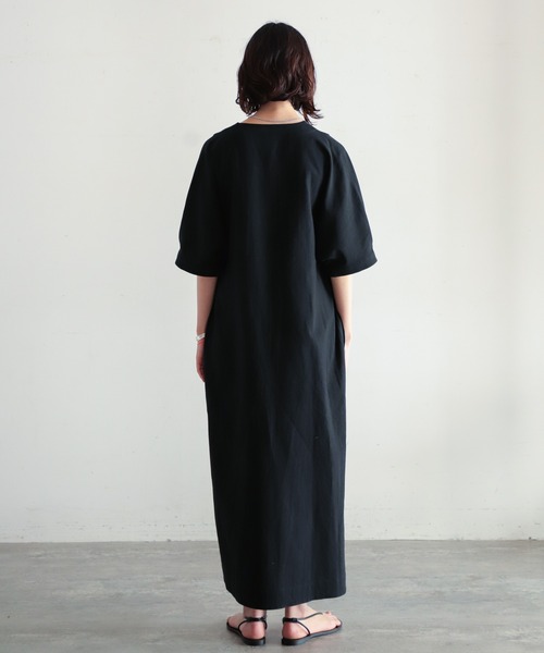 NOMBRE IMPAIR(ノンブルアンペール)の「綿麻ツイル刺繍 5分袖ワンピース(ワンピース・レディース・ブラック/キナリ・FREE)」の13枚目の写真