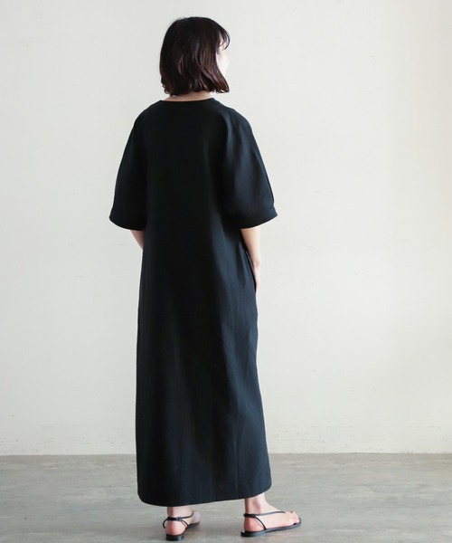 NOMBRE IMPAIR(ノンブルアンペール)の「綿麻ツイル刺繍 5分袖ワンピース(ワンピース・レディース・ブラック/キナリ・FREE)」の9枚目の写真