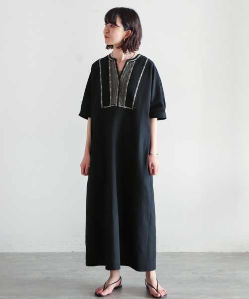 NOMBRE IMPAIR(ノンブルアンペール)の「綿麻ツイル刺繍 5分袖ワンピース(ワンピース・レディース・ブラック/キナリ・FREE)」の10枚目の写真