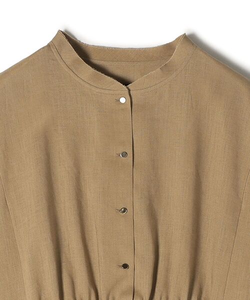 SHIPS(シップス)の「〈手洗い可能〉テレデランカットオフカラーワンピース◆(ワンピース・レディース・ベージュ/ブラウン/ピンク/ブルー・38/36)」の6枚目の写真