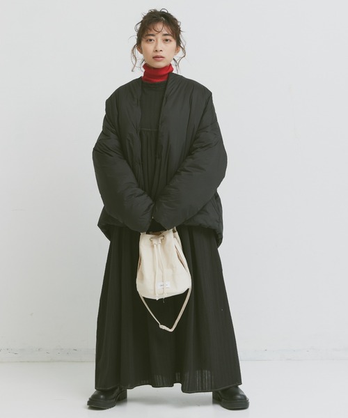 Libra Cue（リブラ キュー）の「”ミニ巾着トート”　　　　　　　　　　　　　　　　　　　　500mlペットボトルも入る高さ、見た目以上の大容量。取り外しのできる長めのショルダー付（ショルダーバッグ・レディース・アイボリー/ブラック・FREE）」の14枚目の写真