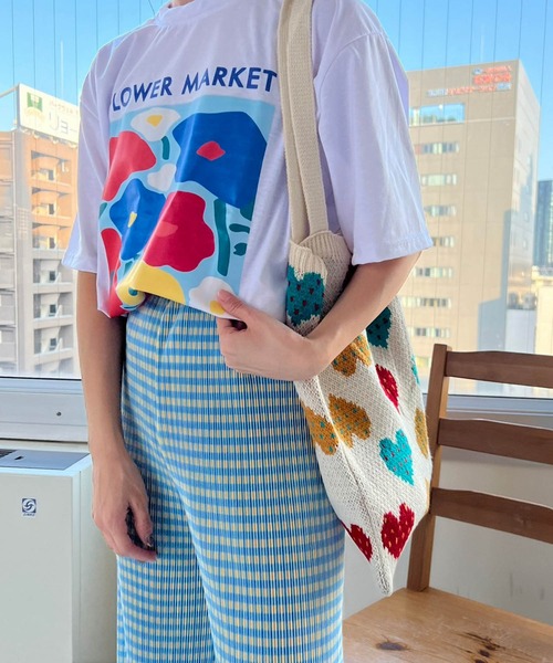 lala Born(ララボーン)の「フラワーアートTシャツ(Tシャツ/カットソー・レディース・ホワイト/ブラック/イエロー・FREE)」の13枚目の写真