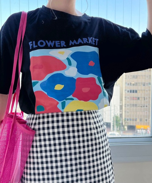 lala Born(ララボーン)の「フラワーアートTシャツ(Tシャツ/カットソー・レディース・ホワイト/ブラック/イエロー・FREE)」の7枚目の写真
