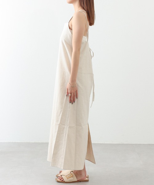 COLONY 2139（コロニートゥーワンスリーナイン）の「ZOZO限定 / リネンライクキャミワンピース（ワンピース・レディース・ブラック/アイボリー・FREE）」の17枚目の写真