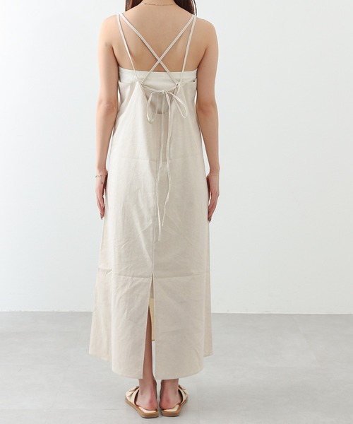 COLONY 2139（コロニートゥーワンスリーナイン）の「ZOZO限定 / リネンライクキャミワンピース（ワンピース・レディース・ブラック/アイボリー・FREE）」の18枚目の写真