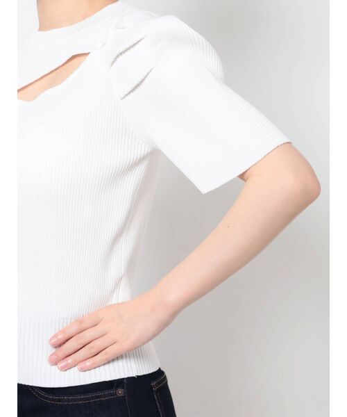 MURUA（ムルーア）の「タックパフスリーブニットトップス（ニット/セーター・レディース・ホワイト/ブラック/ブルー・FREE）」の19枚目の写真