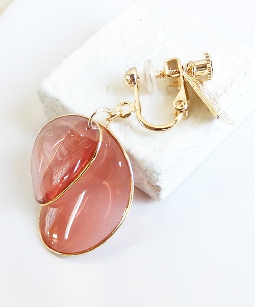 The Rule（ザルール）の「The Rule ザルール：片耳用　Amaranth earring size:Ｓ　花びら イヤリング S（イヤリング・レディース・ベージュ/パープル/グレー/レッド/ブルー/グリーン/クリア/グレイッシュベージュ・FREE）」の7枚目の写真