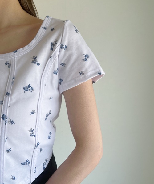 Loueme(ルエム)の「小花柄チロルカットソー(Tシャツ/カットソー・レディース・ホワイト/ブラック/ブルー系その他・FREE)」の18枚目の写真
