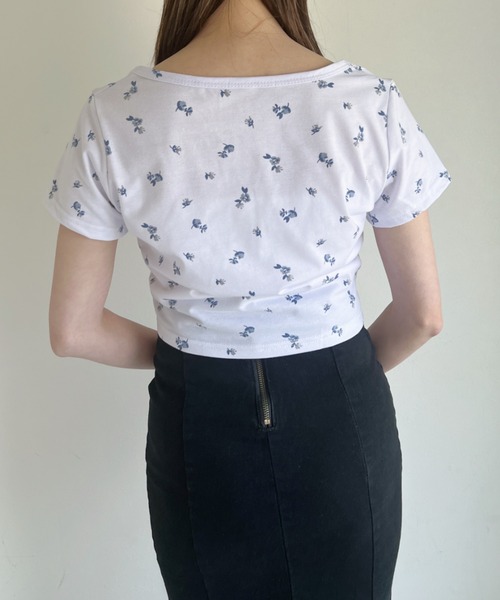 Loueme(ルエム)の「小花柄チロルカットソー(Tシャツ/カットソー・レディース・ホワイト/ブラック/ブルー系その他・FREE)」の19枚目の写真
