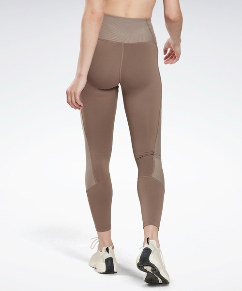 Reebok(リーボック)の「リブ ハイライズ レギンス / Rib High-Rise Leggings(レギンス/スパッツ・レディース・グレー/ブラック/グレー系その他・LARGE/MEDIUM/X-SMALL/SMALL/X-LARGE)」の4枚目の写真