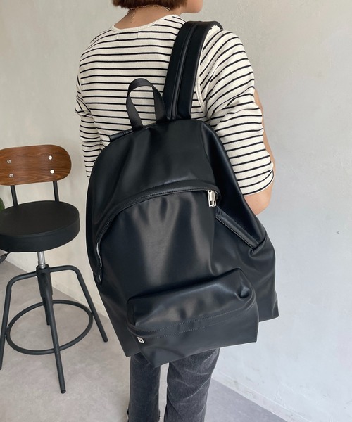 CAPRICIEUX LE'MAGE（カプリシューレマージュ）の「ソフトPUデイバッグ（バックパック/リュック・レディース・ブラック/ベージュ・FREE）」の2枚目の写真