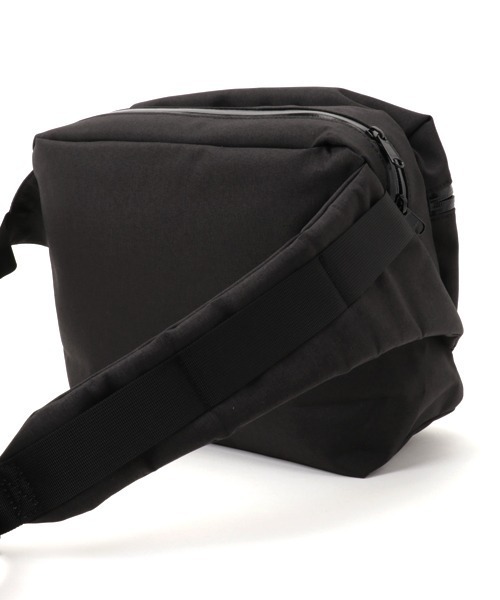 ADAM PATEK（アダムパテック）の「【ADAMPATECK/アダムパテック】the bond/HEATHERED NYLON BODYBAG（メッセンジャーバッグ・レディース・ブラック/グレー/ダークグレー・FREE）」の12枚目の写真
