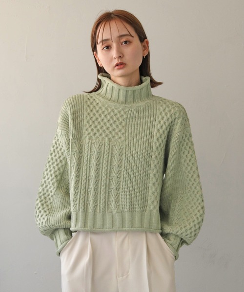 CLEIO（クレイオ）の「【CLEIO】ケーブル切替ハイネックニット（ニット/セーター・レディース・ブラック/ベージュ/ライトグリーン/アイボリー・FREE）」の4枚目の写真