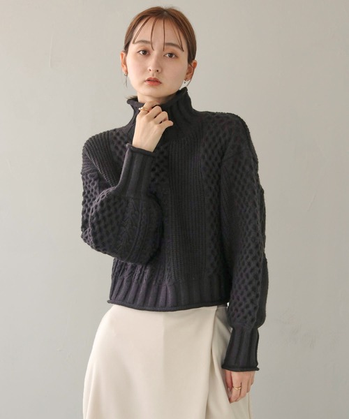 CLEIO（クレイオ）の「【CLEIO】ケーブル切替ハイネックニット（ニット/セーター・レディース・ブラック/ベージュ/ライトグリーン/アイボリー・FREE）」の2枚目の写真