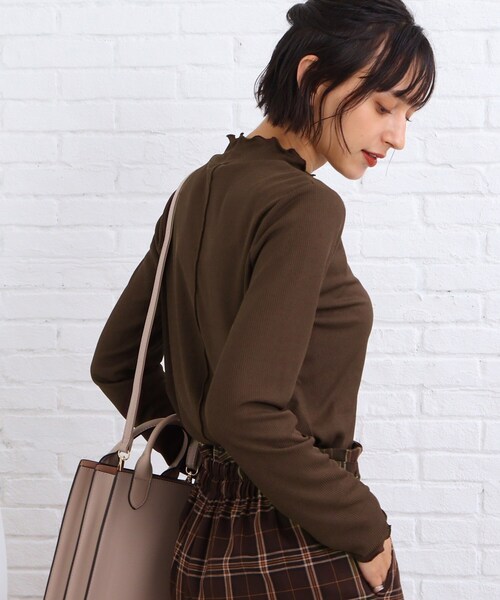 SHOO・LA・RUE（シューラルー）の「◆【旬コーデに！】シアー ハイネック トップス（Tシャツ/カットソー・レディース・ホワイト系/ブラック/ブラウン系・02/03）」の16枚目の写真