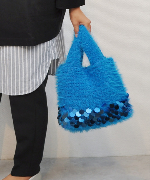 kakatoo(カカトゥ)の「カカトゥ kakatoo / シャギークロッシェスパンコールバッグ(トートバッグ・レディース・オレンジ/イエロー/ブルー/ブラック・FREE)」の1枚目の写真