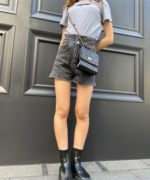 SPIGA（スピーガ）の「3つ釦デニムショートパンツ（デニムパンツ・レディース・ブラック・SMALL/MEDIUM）」の10枚目の写真