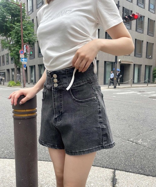 SPIGA（スピーガ）の「3つ釦デニムショートパンツ（デニムパンツ・レディース・ブラック・SMALL/MEDIUM）」の16枚目の写真