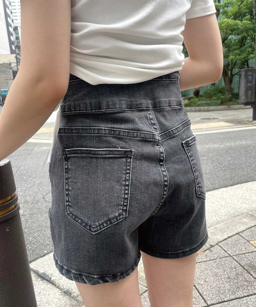 SPIGA（スピーガ）の「3つ釦デニムショートパンツ（デニムパンツ・レディース・ブラック・SMALL/MEDIUM）」の20枚目の写真