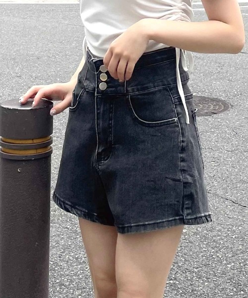新品】3つボタン デニム カラー ショートパンツ レディース