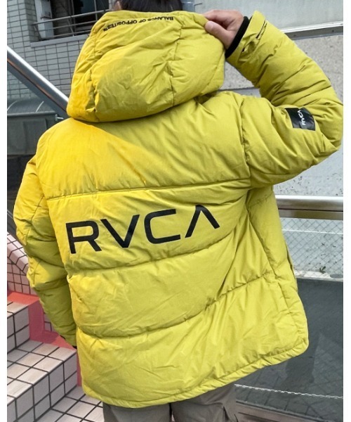 RVCA(ルーカ)の「RVCA メンズ VISOR HOODED PUFFER ジャケット【2022年秋冬モデル】/ルーカアウター(ブルゾン・メンズ・ゴールド/ブラック/グレー系その他・SMALL/X-LARGE/LARGE/MEDIUM)」の3枚目の写真