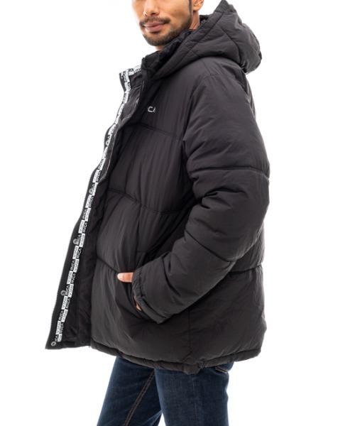 RVCA(ルーカ)の「RVCA メンズ VISOR HOODED PUFFER ジャケット【2022年秋冬モデル】/ルーカアウター(ブルゾン・メンズ・ゴールド/ブラック/グレー系その他・SMALL/X-LARGE/LARGE/MEDIUM)」の9枚目の写真