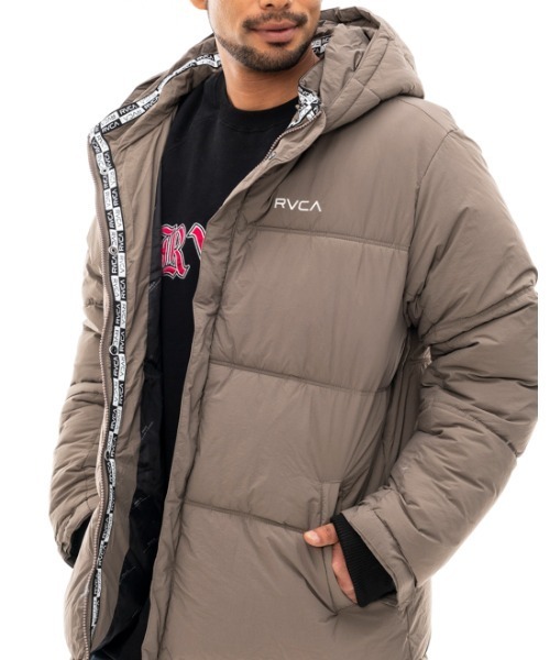 RVCA(ルーカ)の「RVCA メンズ VISOR HOODED PUFFER ジャケット【2022年秋冬モデル】/ルーカアウター(ブルゾン・メンズ・ゴールド/ブラック/グレー系その他・SMALL/X-LARGE/LARGE/MEDIUM)」の20枚目の写真