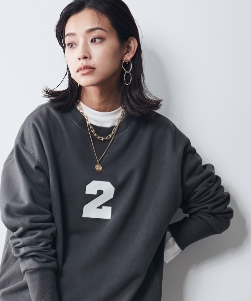 CHIC STYLE（シックスタイル）の「＜大きいサイズ＞バックロゴプリントスウェット シックスタイル（スウェット・レディース・アイボリー/チャコール・8L/3L/LL/L/4L/5L/6L）」の4枚目の写真