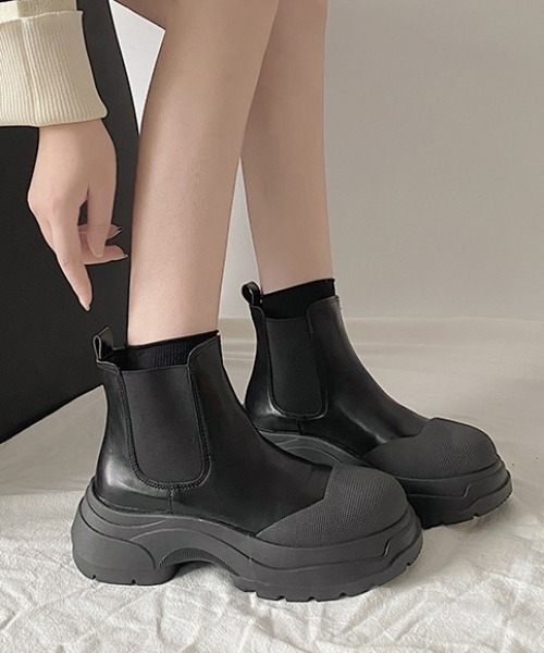 Vipoa(ヴィポア)の「サイドゴアショートブーツ(ブーツ・レディース・ブラック・SMALL/MEDIUM/LARGE)」の3枚目の写真