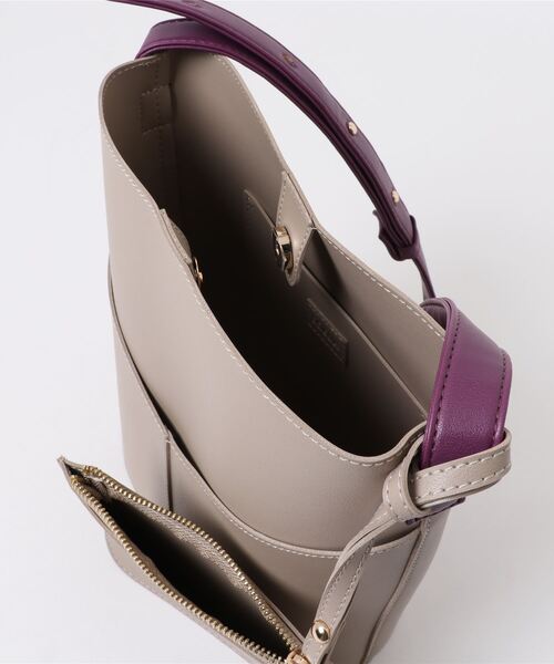soeur（スール）の「SOEUR/ポーチ付きバケツショルダーBAG/バケットバッグ（ショルダーバッグ・レディース・グレイッシュベージュ/ベージュ/ブラック・フリー）」の6枚目の写真