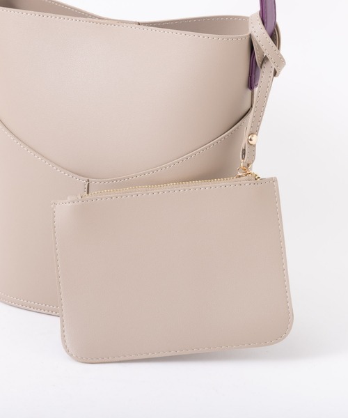 soeur(スール)の「SOEUR/ポーチ付きバケツショルダーBAG/バケットバッグ(ショルダーバッグ・レディース・グレイッシュベージュ/ベージュ/ブラック・フリー)」の19枚目の写真