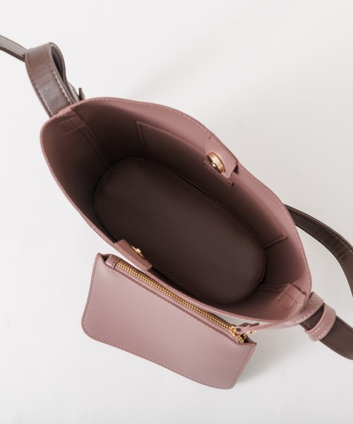 soeur（スール）の「SOEUR/ポーチ付きバケツショルダーBAG/バケットバッグ（ショルダーバッグ・レディース・グレイッシュベージュ/ベージュ/ブラック・フリー）」の13枚目の写真