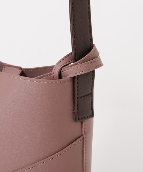 soeur（スール）の「SOEUR/ポーチ付きバケツショルダーBAG/バケットバッグ（ショルダーバッグ・レディース・グレイッシュベージュ/ベージュ/ブラック・フリー）」の16枚目の写真