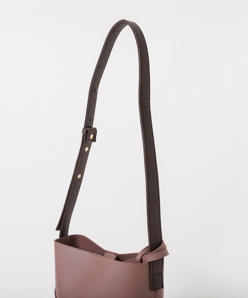 soeur（スール）の「SOEUR/ポーチ付きバケツショルダーBAG/バケットバッグ（ショルダーバッグ・レディース・グレイッシュベージュ/ベージュ/ブラック・フリー）」の14枚目の写真