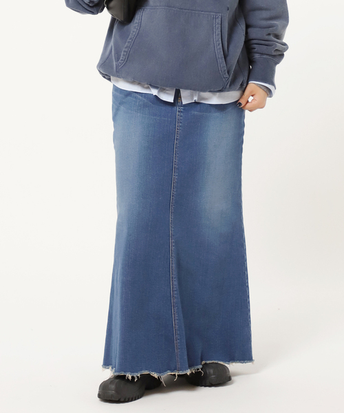 AP STUDIO（エーピーストゥディオ）の「へムカットデニムスカート（デニムスカート・レディース・ブルー/スミクロ・38/34/36）」の16枚目の写真