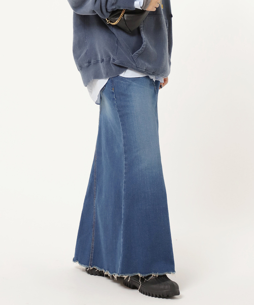 AP STUDIO（エーピーストゥディオ）の「へムカットデニムスカート（デニムスカート・レディース・ブルー/スミクロ・38/34/36）」の22枚目の写真