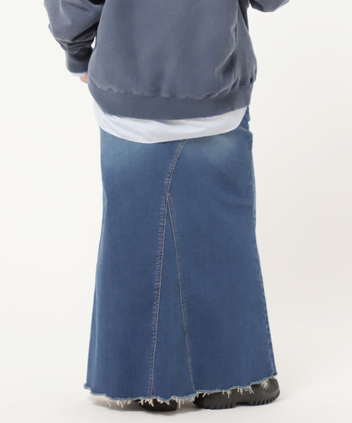 AP STUDIO（エーピーストゥディオ）の「へムカットデニムスカート（デニムスカート・レディース・ブルー/スミクロ・38/34/36）」の9枚目の写真