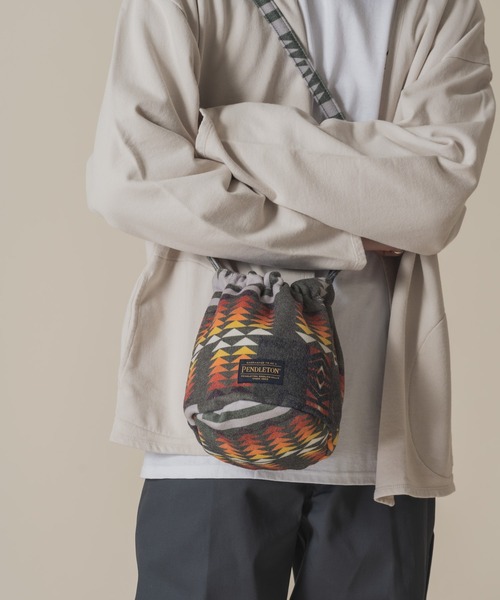 PENDLETON（ペンドルトン）の「∴【 PENDLETON / ペンドルトン 】 【 TAION / タイオン 】 リバーシブル ストリングバック STRING BAG REV（ショルダーバッグ・メンズ・オリーブドラブ/ネイビー/ブラック/オフホワイト/ベージュ・FREE）」の4枚目の写真