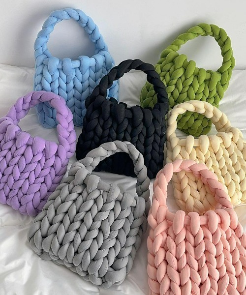 .KOM(ドットコム)の「A'GEM/9 × .kom『.kom/ドットケーオーエム』マンドゥー BAG(ハンドバッグ・メンズ・ホワイト/ブラック/パープル/グレー/ピンク/ブルー/グリーン/アイボリー・FREE)」の11枚目の写真